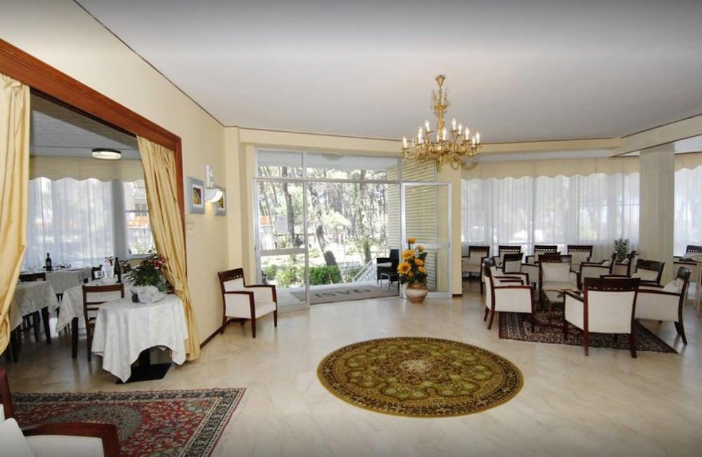 Hotel Dom Морской Милан Экстерьер фото