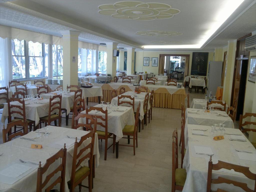 Hotel Dom Морской Милан Экстерьер фото